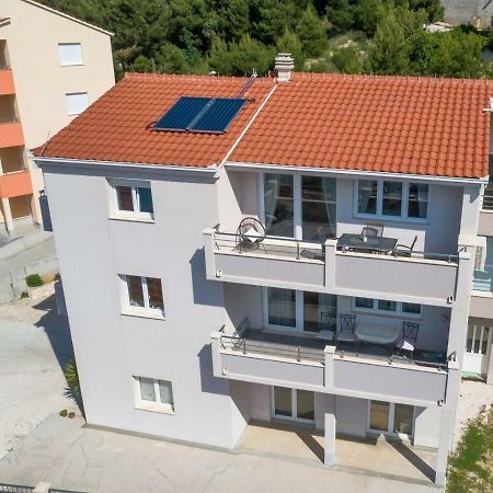 Apartmani Ticinovic オミシュ エクステリア 写真
