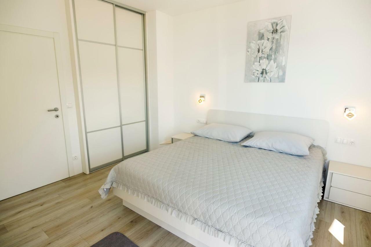 Apartmani Ticinovic オミシュ エクステリア 写真