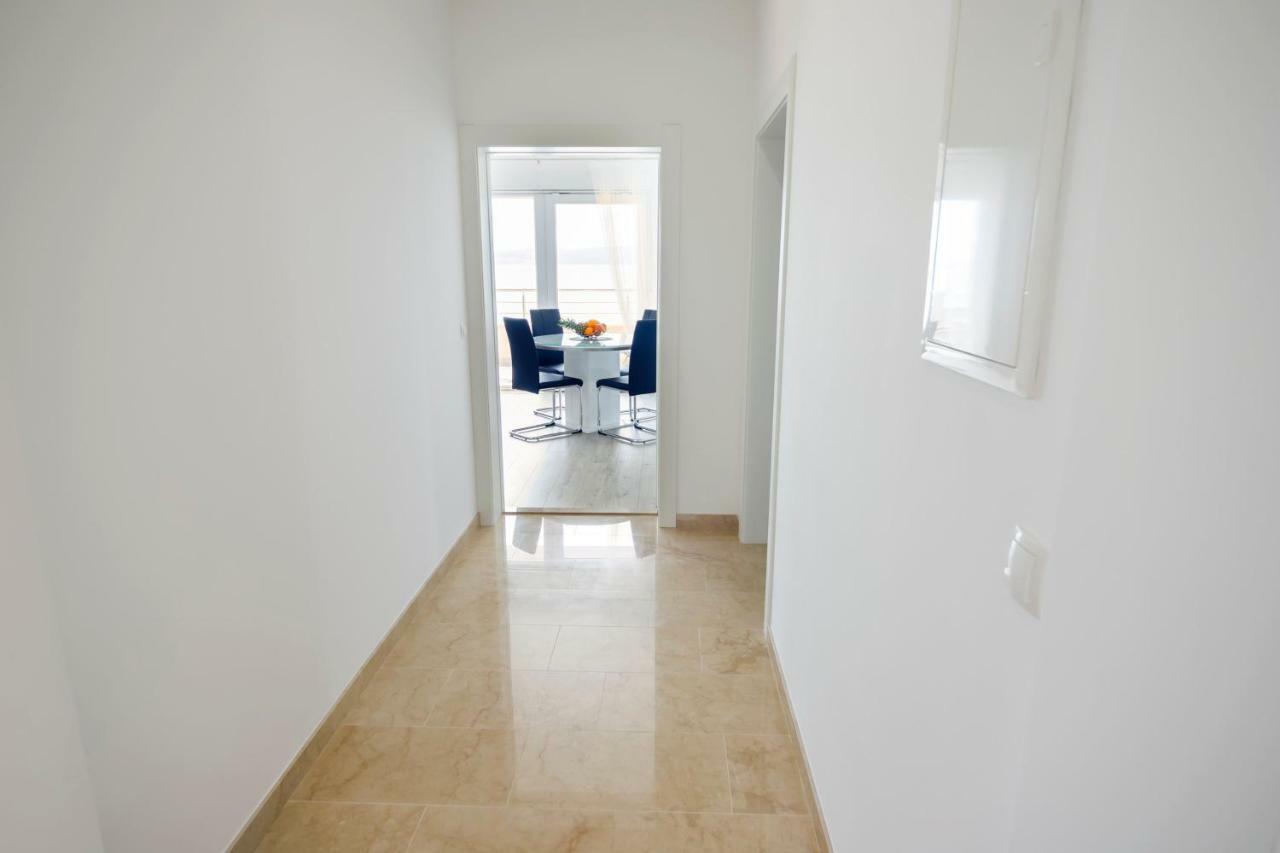 Apartmani Ticinovic オミシュ エクステリア 写真