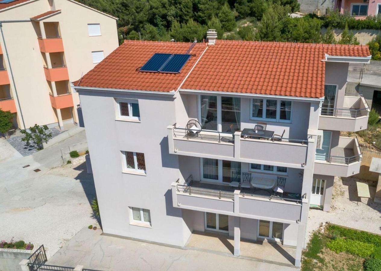 Apartmani Ticinovic オミシュ エクステリア 写真