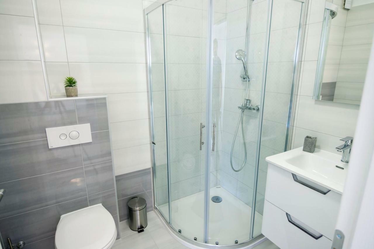 Apartmani Ticinovic オミシュ エクステリア 写真